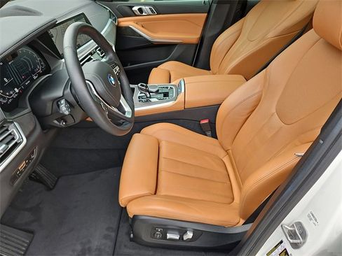 Used 2022 BMW X5 xDrive45e image 16