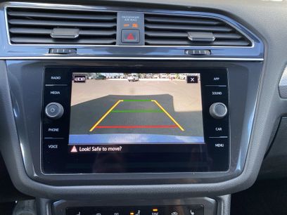 Certified 2022 Volkswagen Tiguan SE R-Line