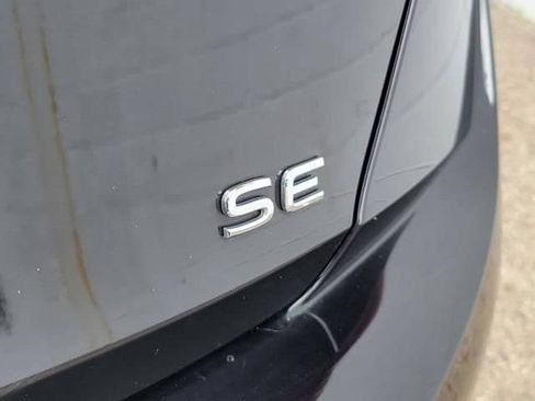 Used 2024 Volkswagen Jetta SE FWD image 8