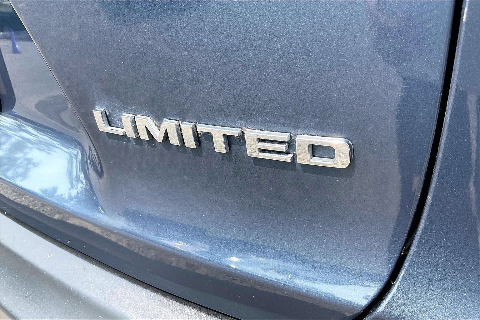 Used 2019 Jeep Cherokee Limited AWD/4WD image 10