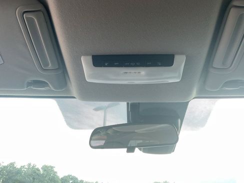 Used 2020 Nissan Versa SV FWD image 14