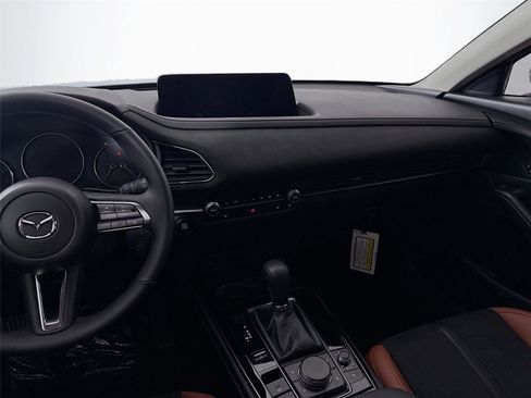 New 2025 MAZDA CX-30 Carbon image 35