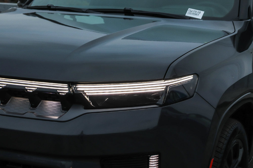 New 2026 Jeep Grand Wagoneer L Summit AWD/4WD image 5