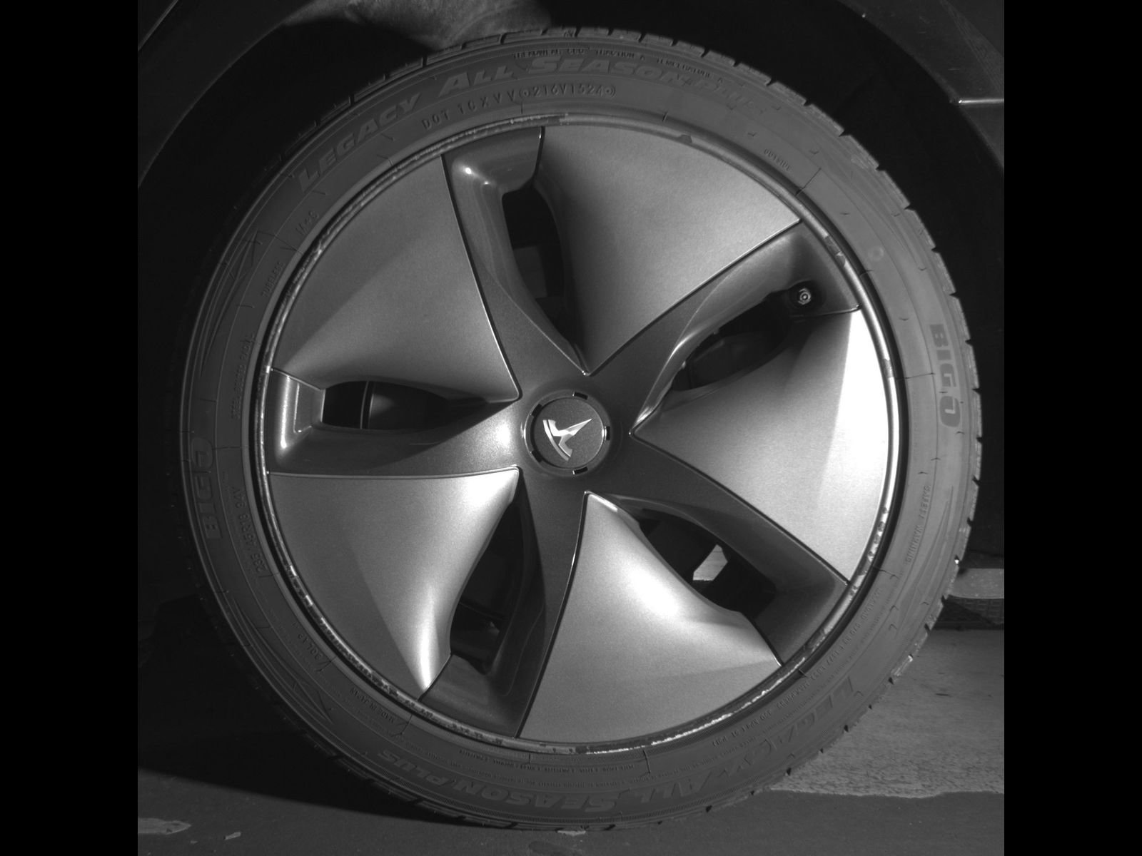 Used 2018 Tesla Model 3 Long Range RWD image 11