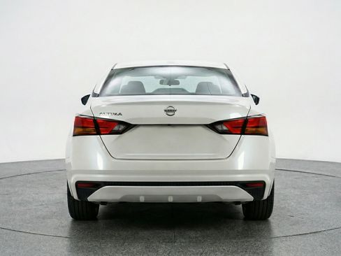 Used 2025 Nissan Altima 2.5 SV image 7