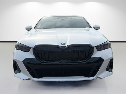 Certified 2024 BMW i5 eDrive40i w/ Executive Package RWD image 8