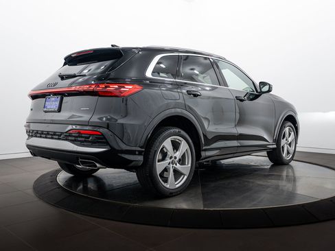 Used 2025 Audi Q5 Premium Plus w/ Premium Plus AWD/4WD image 4
