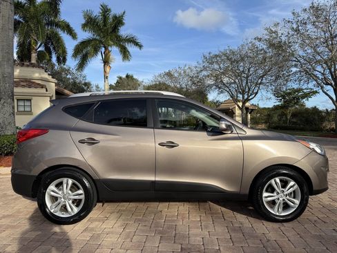 Used 2013 Hyundai Tucson GLS image 3