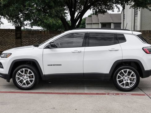 Used 2023 Jeep Compass Latitude AWD/4WD image 20