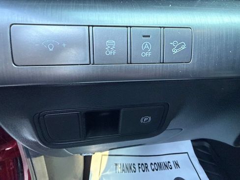 Used 2025 Hyundai Kona SE AWD/4WD image 15