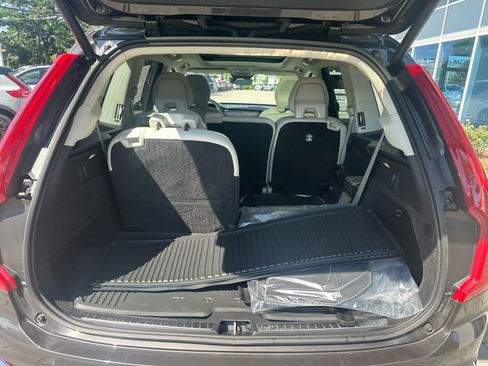 Used 2025 Volvo XC90 B5 Core w/ Climate Package AWD/4WD image 35