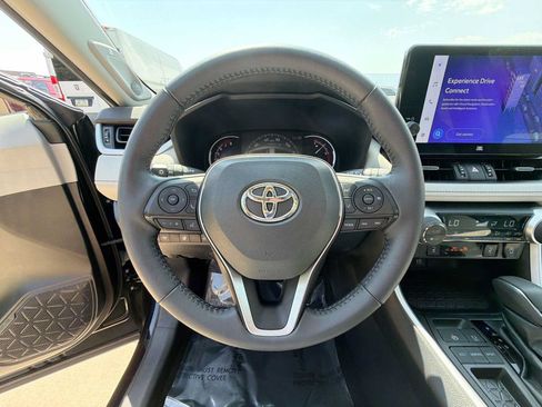 Used 2023 Toyota RAV4 XLE Premium FWD image 20