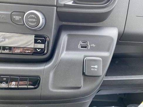 New 2024 RAM ProMaster 2500 w/ Convenience Group FWD image 25
