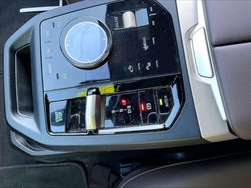 Used 2023 BMW iX xDrive50 w/ Sport Package AWD/4WD image 17