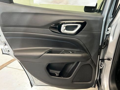 New 2026 Jeep Compass Latitude image 18