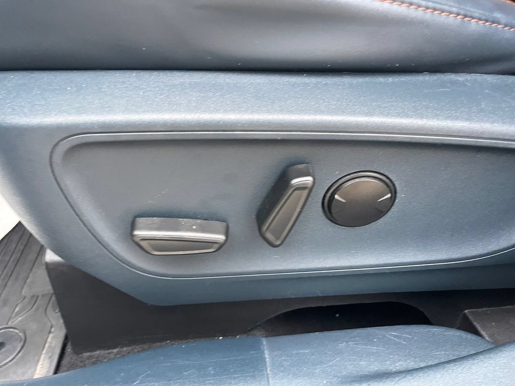 Used 2022 Ford Maverick Lariat w/ Lariat Luxury Package AWD/4WD image 22