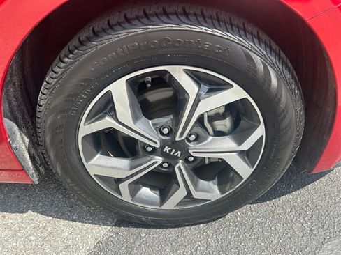 Used 2019 Kia Forte LXS FWD image 25
