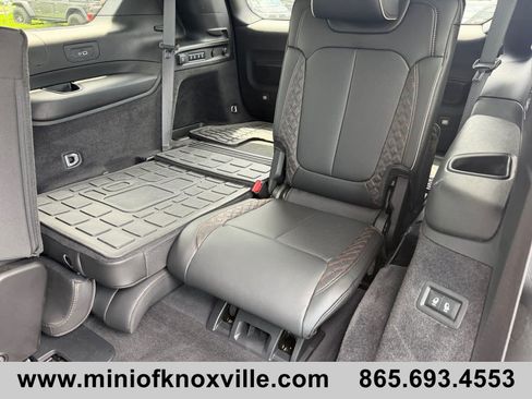Used 2024 Jeep Grand Cherokee L Summit AWD/4WD image 18