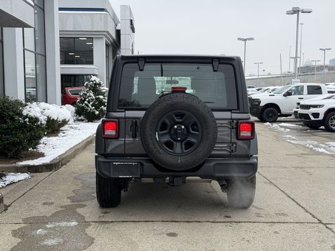 Used 2025 Jeep Wrangler Sport image 6