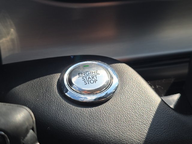 Used 2024 Lincoln Aviator AWD w/ Premium Package image 17
