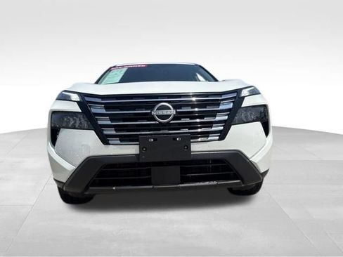 Used 2024 Nissan Rogue S AWD/4WD image 3