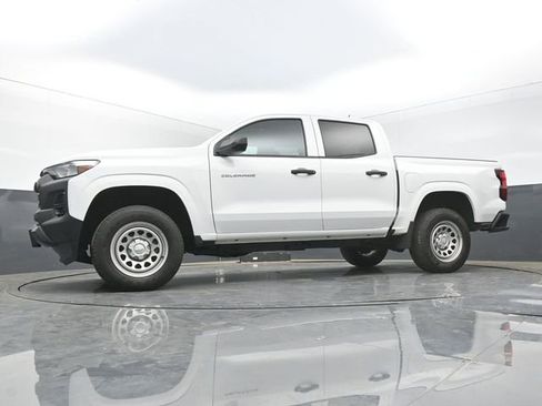 Used 2024 Chevrolet Colorado W/T RWD image 40