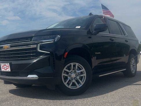 Used 2024 Chevrolet Tahoe LT RWD image 2