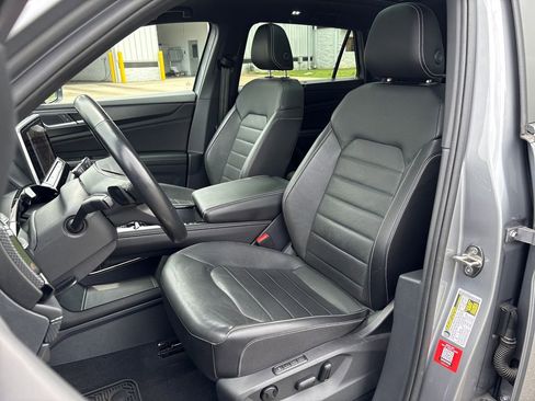 Used 2024 Volkswagen Atlas Cross Sport SEL R-Line AWD/4WD image 15