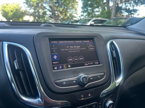 Used 2024 Chevrolet Equinox LT AWD/4WD image 14