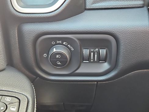 New 2026 RAM 3500 Laramie AWD/4WD image 18