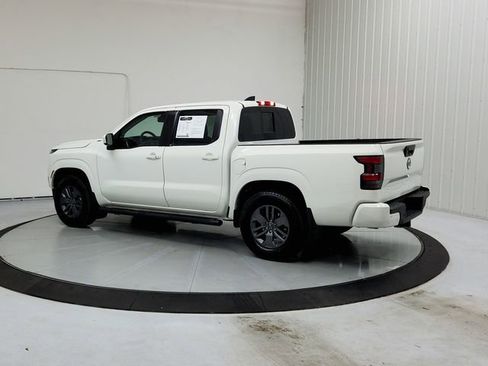 Used 2025 Nissan Frontier SV w/ SV Convenience Package image 5