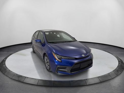 Used 2022 Toyota Corolla SE FWD image 3