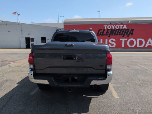 Used 2022 Toyota Tacoma SR5 RWD image 6