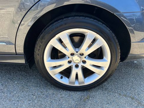 Used 2008 Mercedes-Benz C 300 Sedan image 21