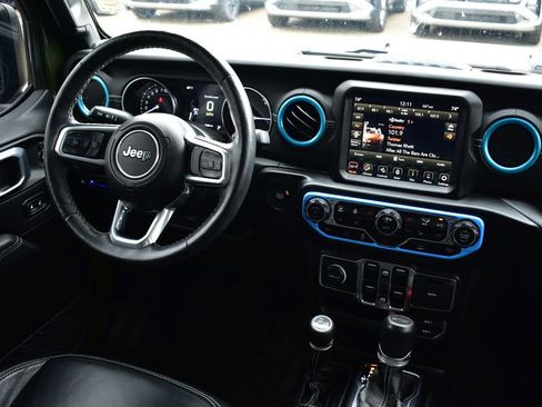 Used 2023 Jeep Wrangler Unlimited Sahara w/ Cold Weather Group AWD/4WD image 36