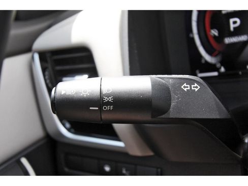Used 2025 Nissan Rogue SL w/ SL Premium Package FWD image 20