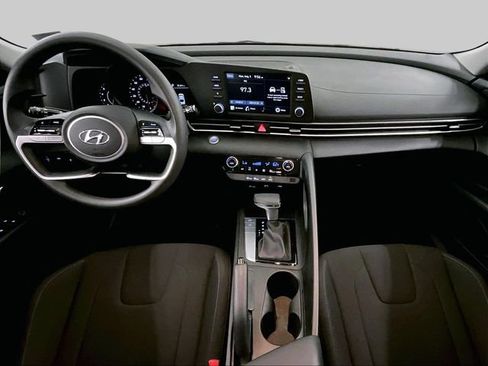 Used 2023 Hyundai Elantra SEL FWD image 14