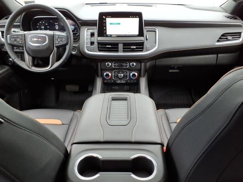 Used 2024 GMC Yukon AT4 image 7