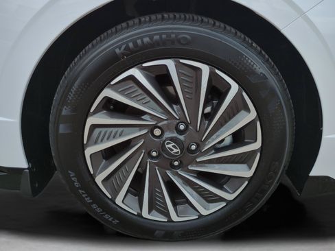 Certified 2025 Hyundai Sonata SEL FWD image 25