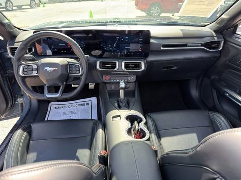 Used 2025 Ford Mustang Premium RWD image 15
