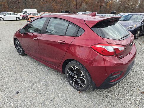 Used 2019 Chevrolet Cruze LT w/ Convenience Package FWD image 3