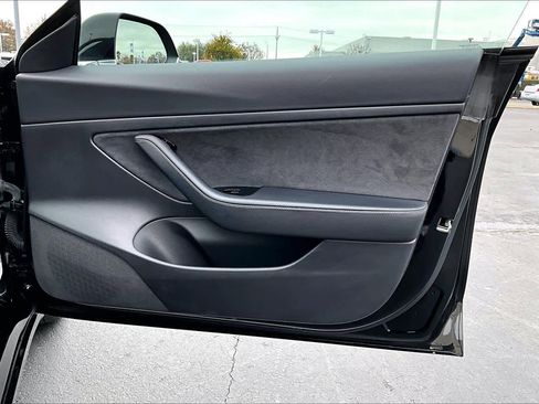 Used 2020 Tesla Model 3 Standard Range Plus image 25