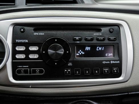 Used 2014 Toyota Yaris LE image 25