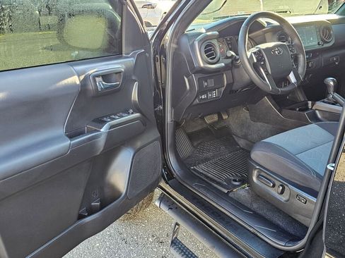 Used 2023 Toyota Tacoma TRD Off-Road image 18
