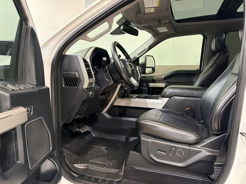 Used 2019 Ford F250 Lariat w/ Lariat Ultimate Package AWD/4WD image 11