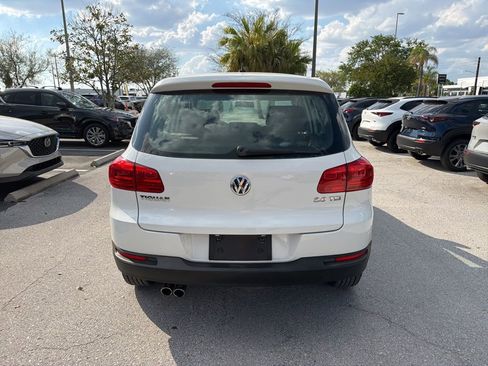 Used 2013 Volkswagen Tiguan S image 10
