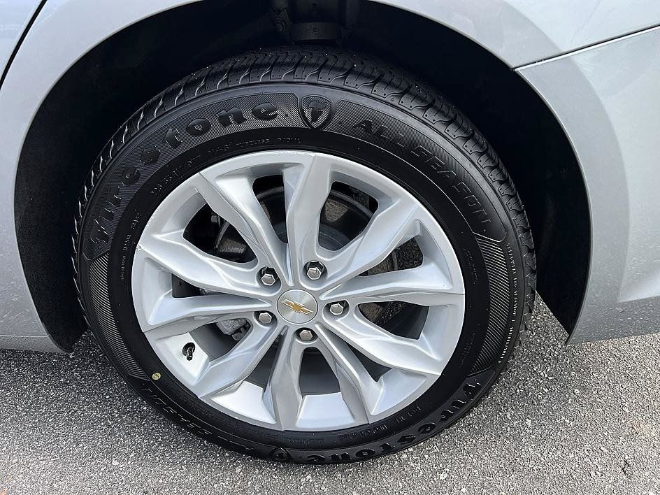 Used 2025 Chevrolet Malibu LT FWD image 10