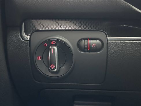 Used 2013 Volkswagen GTI Wolfsburg Edition image 25