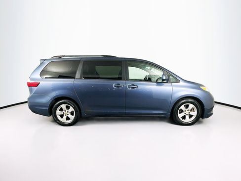 Used 2016 Toyota Sienna LE FWD image 10
