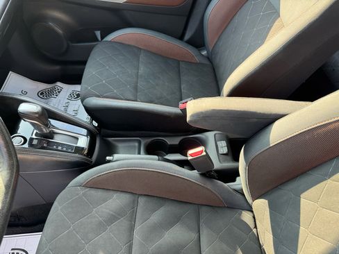 Used 2019 Nissan Kicks SR image 33